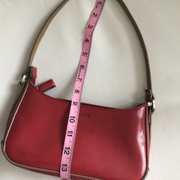 ✨SOLD✨ Vintage | Wine Burgundy Mini Shoulder Bag - Picture 5 of 7